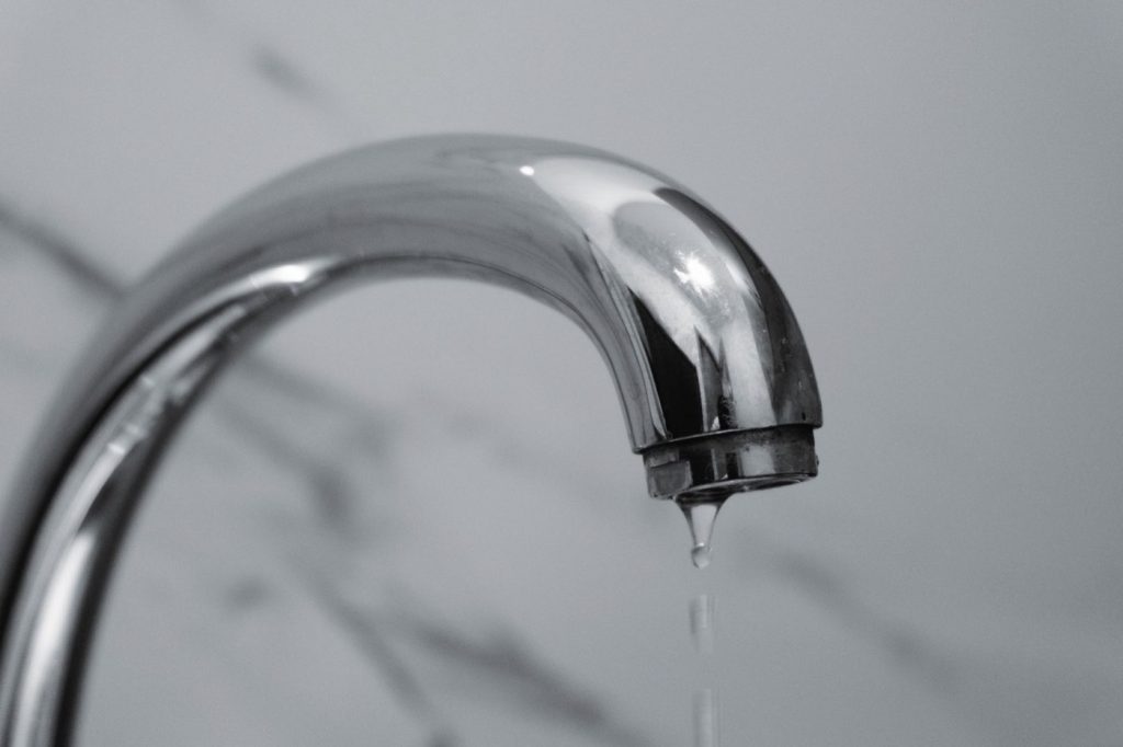 Réparer une petite fuite d'eau chez soi