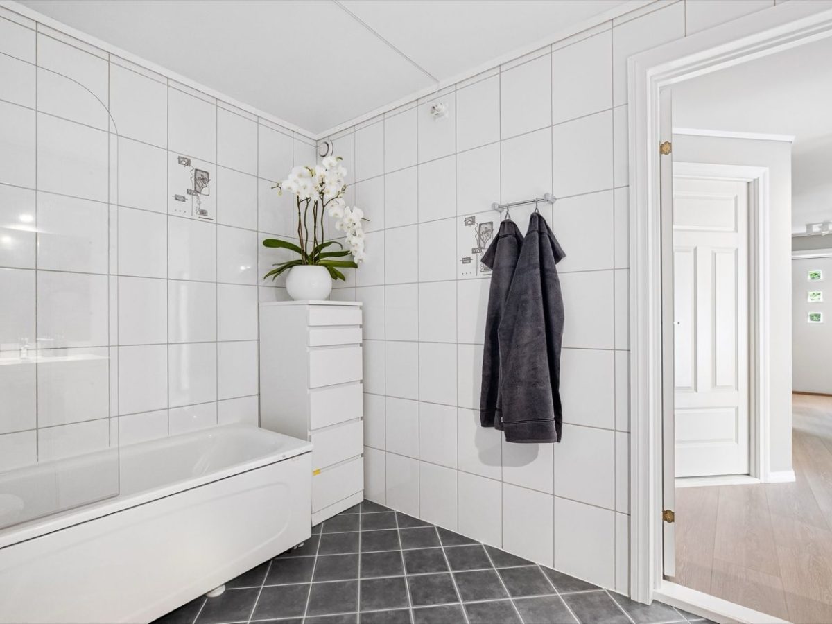 Rénovation salle de bain : coûts, étapes et aides